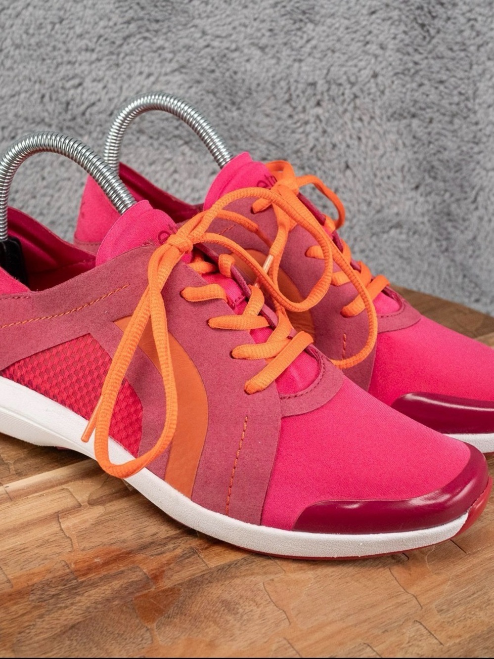 Aetrex Women’s Hot Pink Athletic Sneakers with Orange Laces